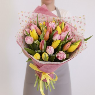 51 разноцветный тюльпан