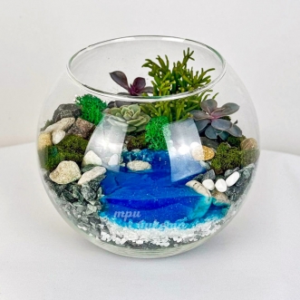 florarium-s-vodoemom-i-sukkulentami
